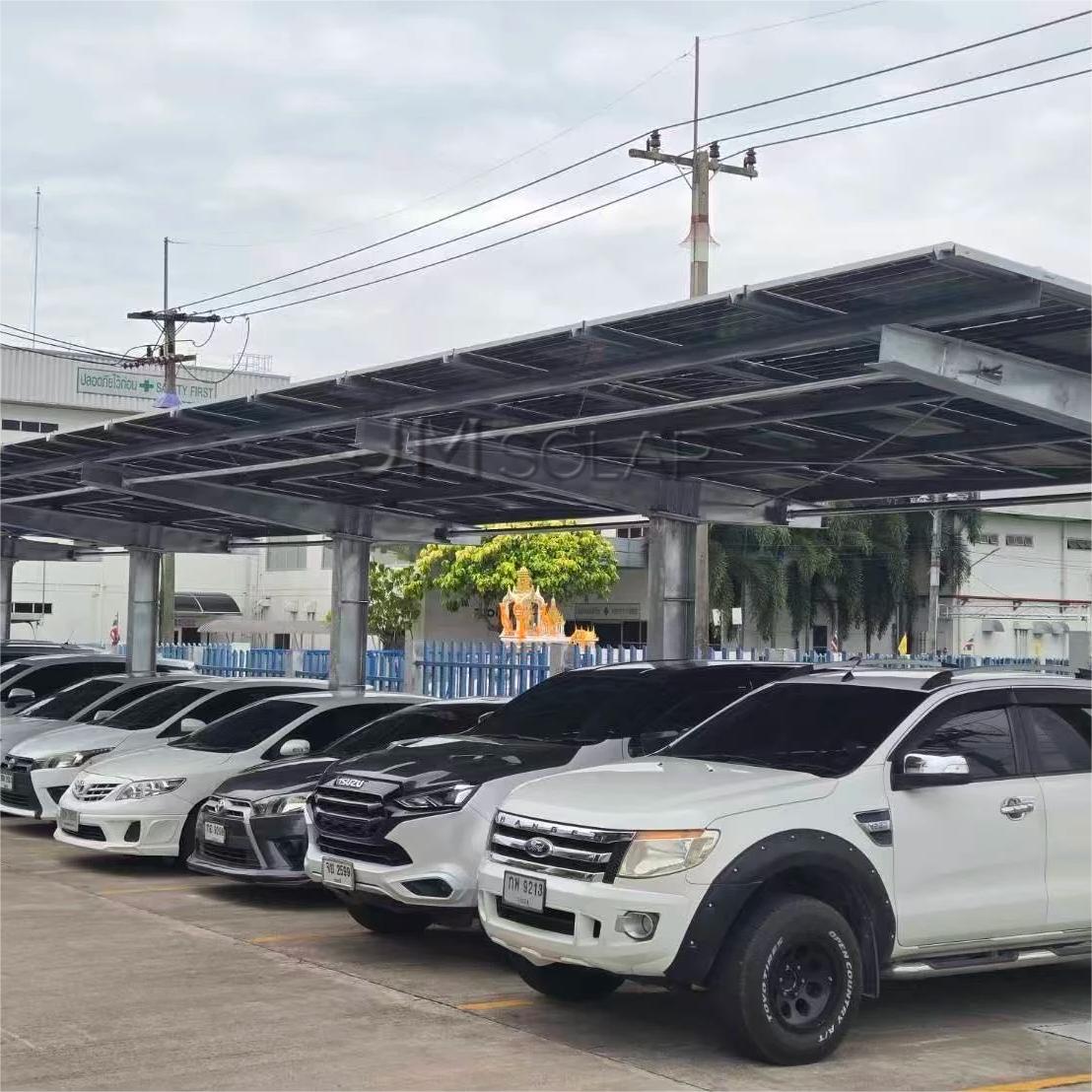 Projekt im Fokus | 260-kW-Solarcarport-Projekt aus Stahl in Thailand